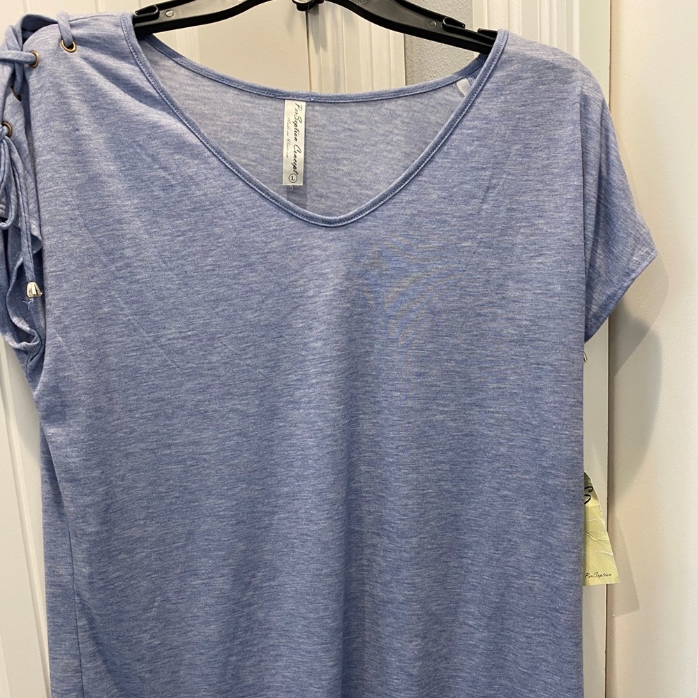 NWT cap sleeve med blue V neck pull over